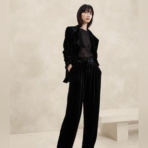 Bold black Banana Republic velour blazer